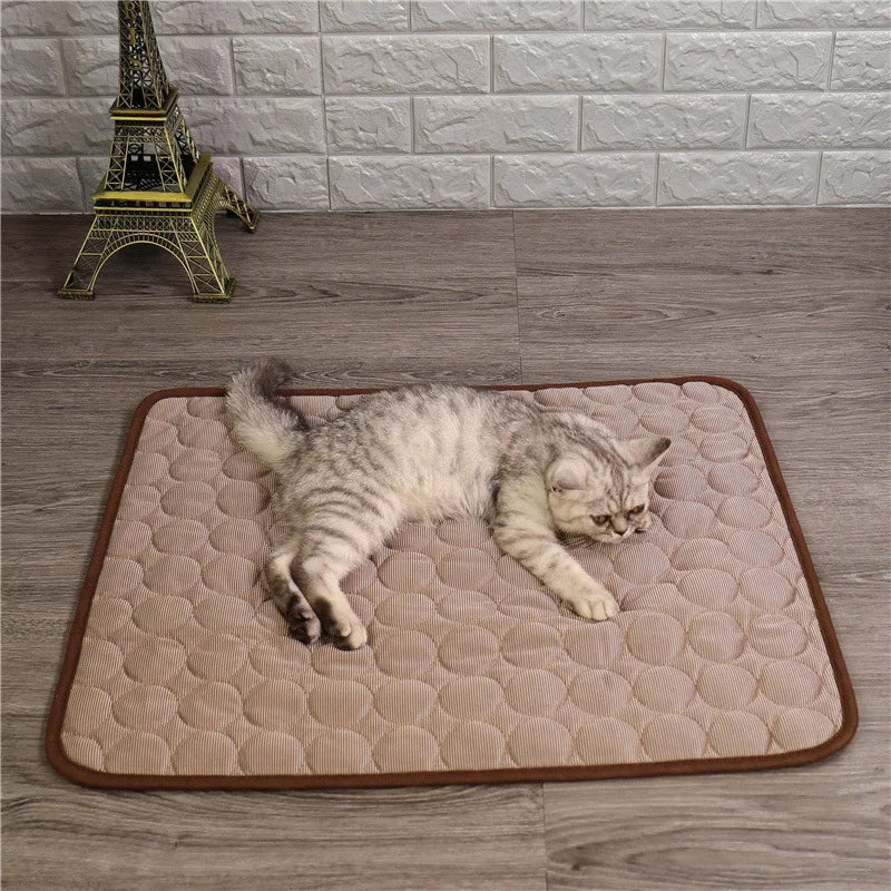 Pet Summer Cooling Pad Self-Cooling Ice Silk Pet Bed Dog Cat Nest Breathable Cooling Cooling Sleeping Pad